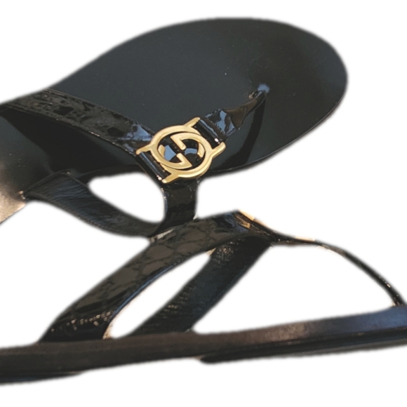 EUC Gucci sandals with gold hardware - Picture 6 of 12
